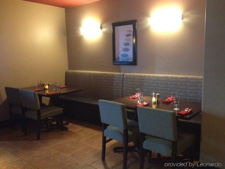 Holiday Inn & Suites Grande Prairie, An Ihg Hotel Restaurant photo